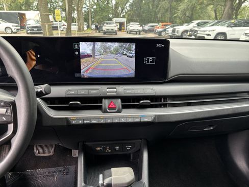 Used 2025 Kia K4 FWD image 16