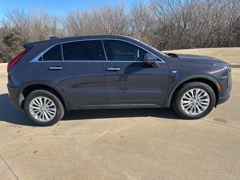 Certified 2024 Cadillac XT4 Luxury w/ Cold Weather Package image 6