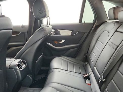 Used 2020 Mercedes-Benz GLC 300 4MATIC image 18