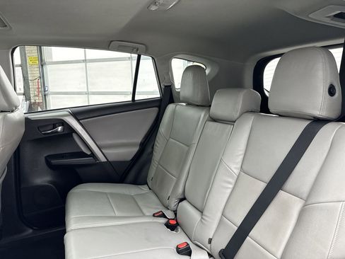 Used 2017 Toyota RAV4 XLE image 30