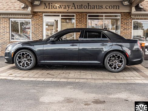 Used 2017 Chrysler 300 S image 6