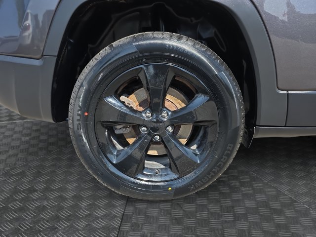 Used 2020 Jeep Cherokee Latitude Plus AWD/4WD image 36