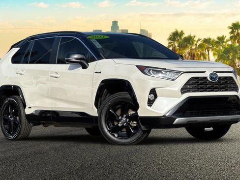 Used 2021 Toyota RAV4 XSE image 2