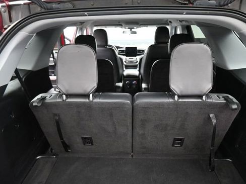 Used 2022 Ford Explorer XLT w/ Equipment Group 202A image 24