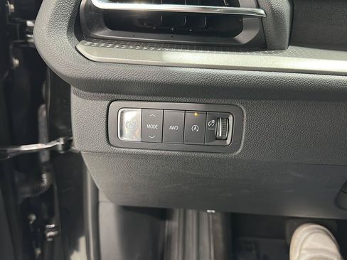 Used 2025 Chevrolet Traverse LT w/ Sun and Wheel Package AWD/4WD image 16
