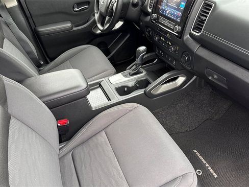 Used 2024 Nissan Frontier SV w/ SV Convenience Package image 22