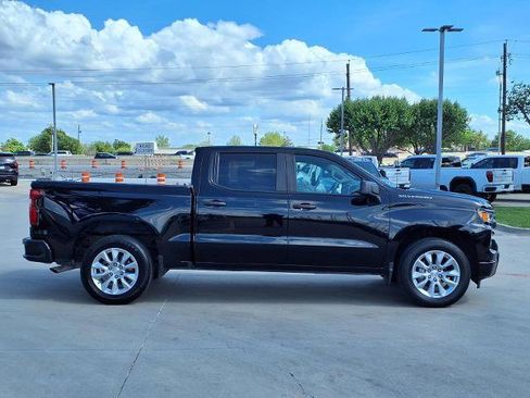 Used 2023 Chevrolet Silverado 1500 Custom image 2