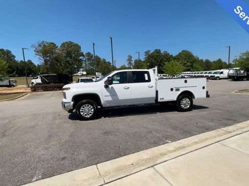 Used 2025 Chevrolet Silverado 3500 LT w/ Convenience Package AWD/4WD image 2