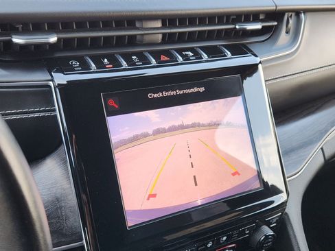 Used 2022 Jeep Grand Cherokee Overland image 27