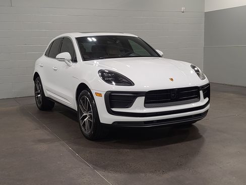 New 2026 Porsche Macan image 9