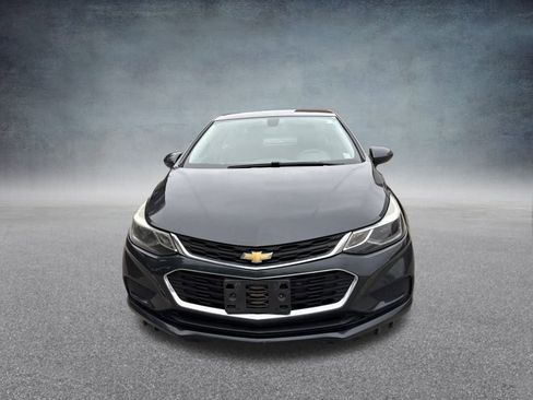 Used 2018 Chevrolet Cruze LT image 9