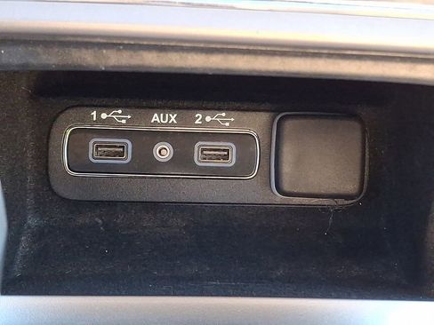 Used 2018 Jeep Grand Cherokee Limited image 24