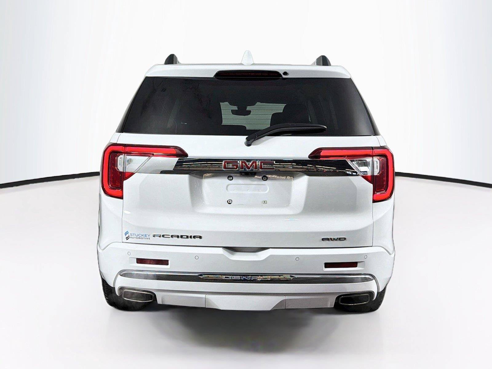 Used 2023 GMC Acadia Denali w/ Denali Technology Package AWD/4WD image 10