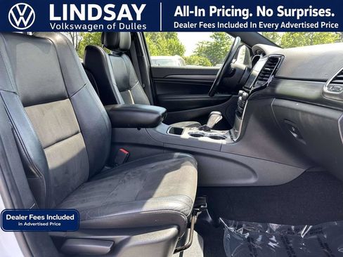 Used 2020 Jeep Grand Cherokee Altitude AWD/4WD image 12