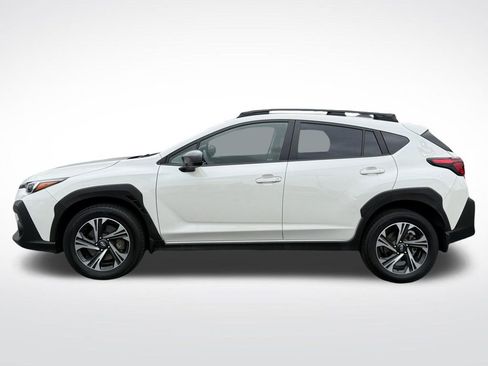 Used 2024 Subaru Crosstrek 2.0i Premium image 2