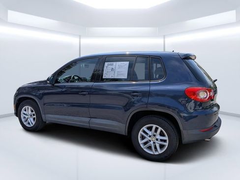 Used 2011 Volkswagen Tiguan S image 5