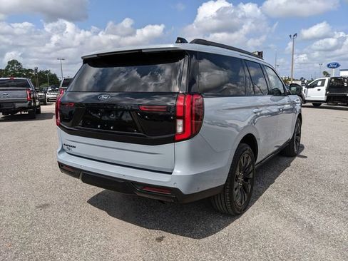 Used 2025 Ford Expedition Platinum w/ Stealth Appearance Package image 4