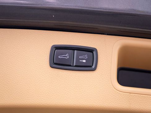 Used 2015 Porsche Macan S image 30