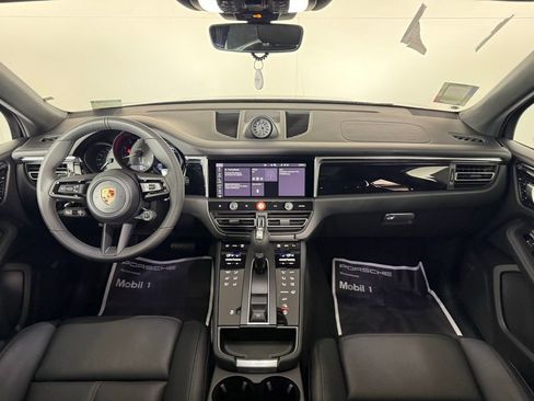 Certified 2026 Porsche Macan AWD/4WD image 20