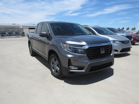 Used 2023 Honda Ridgeline RTL-E image 2