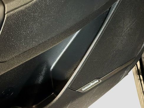 Used 2025 Kia Sportage SX image 19