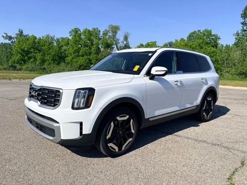 Used 2023 Kia Telluride S w/ S Sunroof Package AWD/4WD image 1