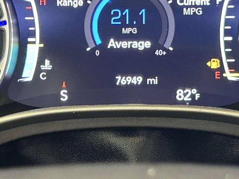 Used 2024 Chrysler Pacifica Touring-L FWD image 27