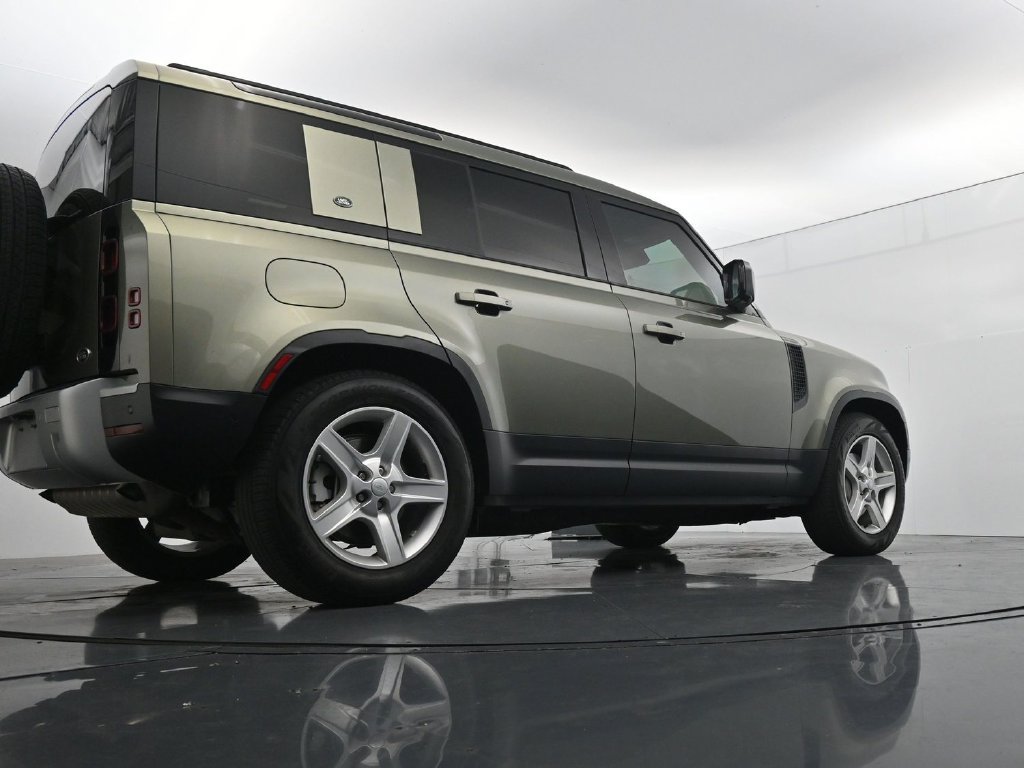 Used 2021 Land Rover Defender 110 SE AWD/4WD image 23