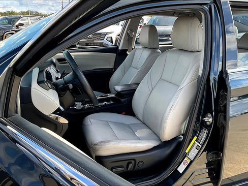 Used 2016 Toyota Avalon Touring image 7