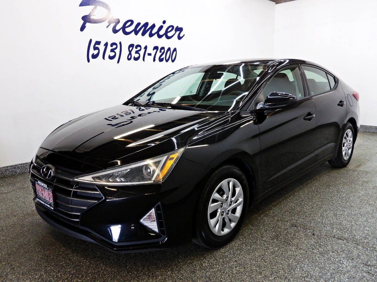 Used 2019 Hyundai Elantra SE w/ Cargo Package FWD image 1