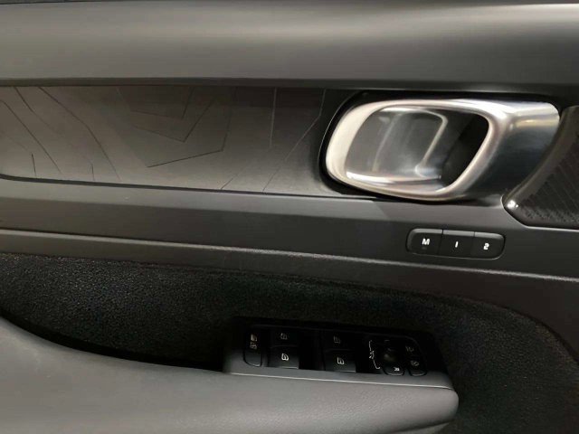 Used 2023 Volvo XC40 Recharge Ultimate AWD/4WD image 29