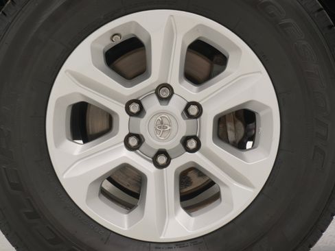 Used 2014 Toyota 4Runner SR5 image 24