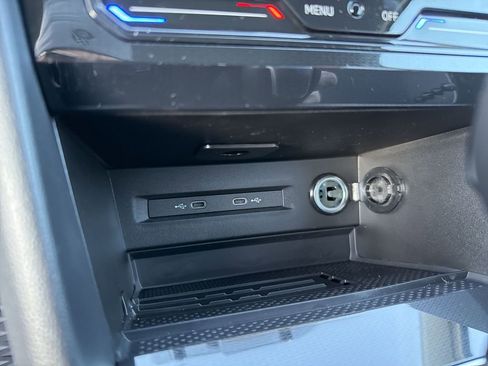 New 2025 Volkswagen Taos SE image 35