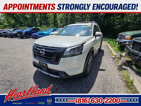 Used 2023 Nissan Pathfinder SL w/ SL Premium Package AWD/4WD image 1