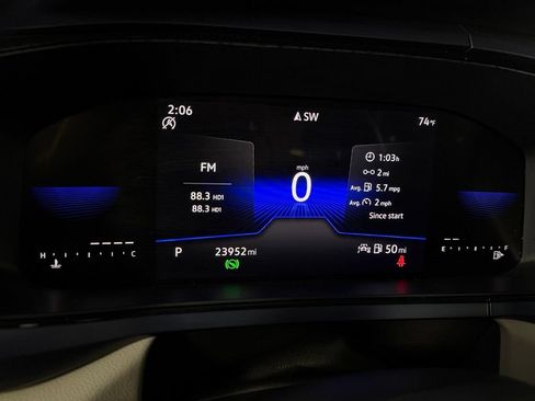 Used 2023 Volkswagen Taos SE w/ Panoramic Sunroof Package FWD image 18