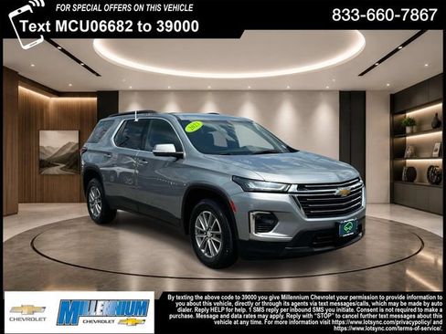 Certified 2023 Chevrolet Traverse LT FWD image 1