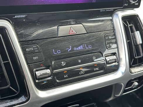 Certified 2022 Kia Sorento SX FWD image 16