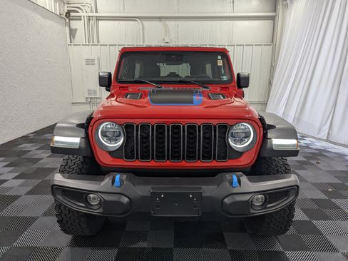 Used 2024 Jeep Wrangler Unlimited Rubicon 4xe AWD/4WD image 4