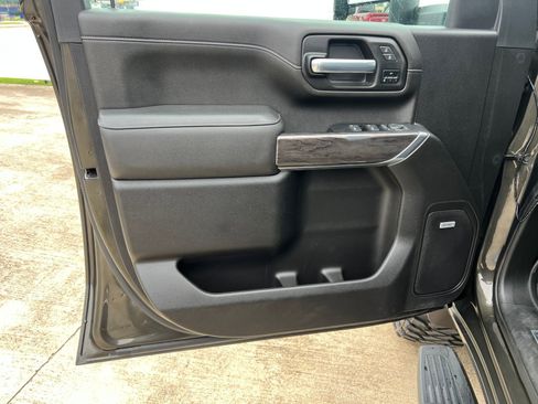 Used 2022 Chevrolet Silverado 2500 LTZ w/ LTZ Plus Package AWD/4WD image 20