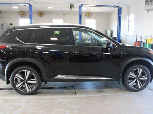Used 2023 Nissan Rogue Platinum AWD/4WD image 10