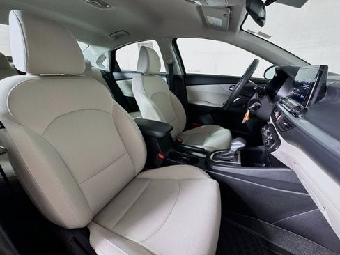 Used 2023 Kia Forte LXS FWD image 25