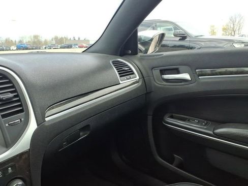 Used 2013 Chrysler 300 C RWD image 10