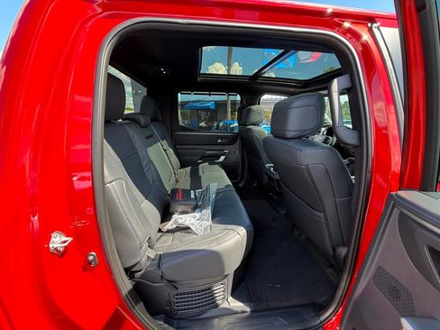 Used 2025 Toyota Tundra Platinum AWD/4WD image 33