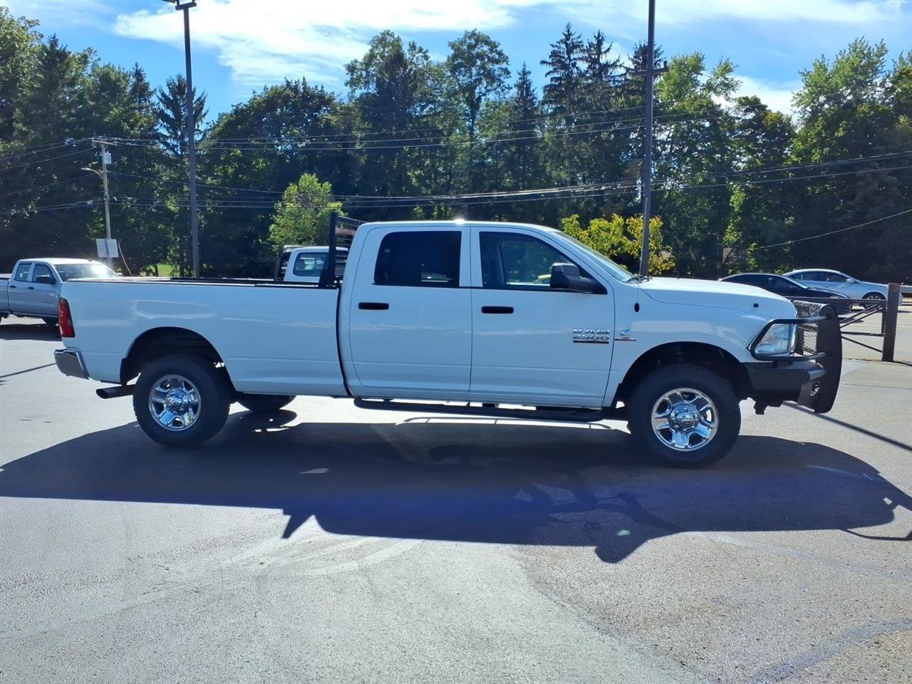 Used 2014 RAM 2500 Tradesman w/ Chrome Appearance Group AWD/4WD image 4