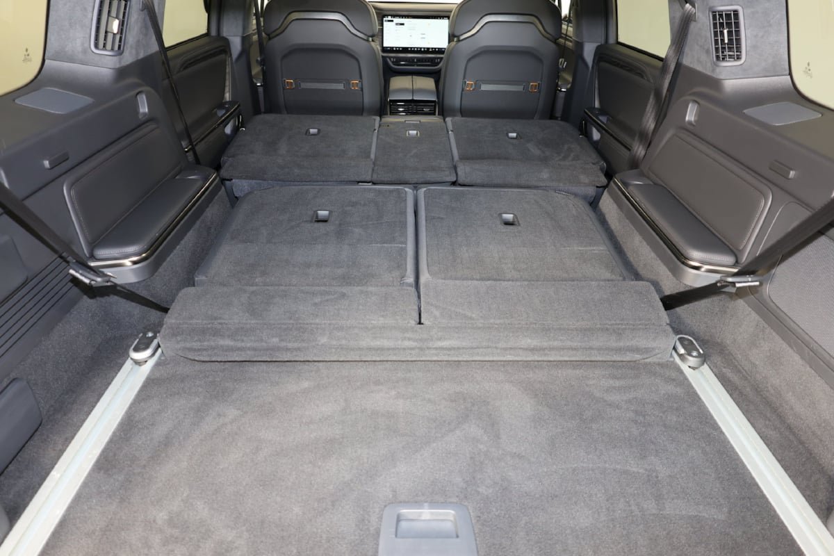 Used 2022 Rivian R1S Launch Edition Quad AWD/4WD image 17