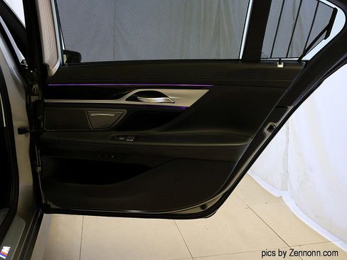 Certified 2022 BMW 750i xDrive w/ Executive Package AWD/4WD image 34