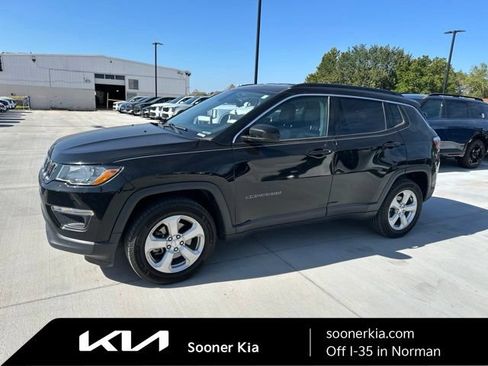 Used 2018 Jeep Compass Latitude AWD/4WD image 1