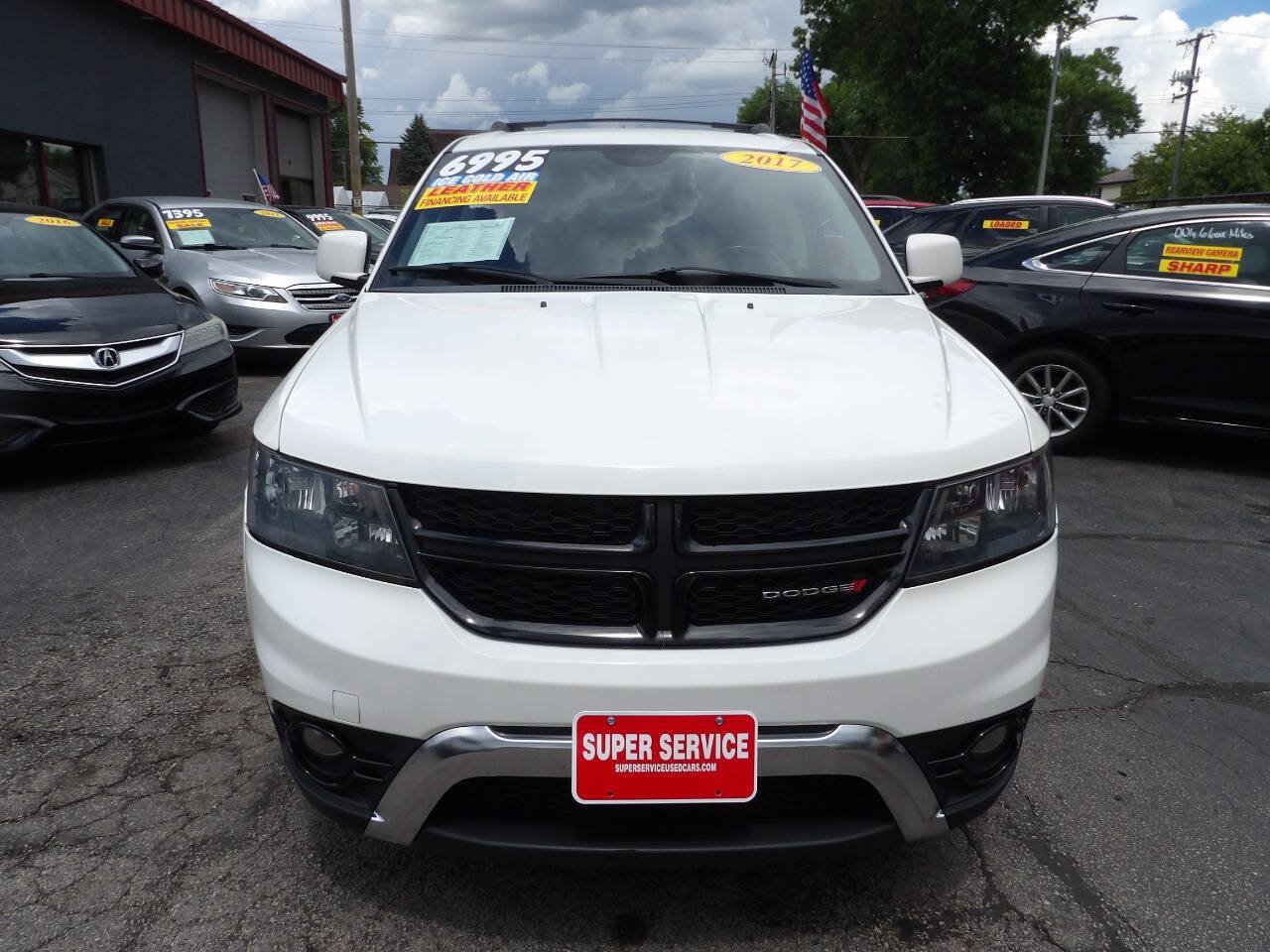 Used 2017 Dodge Journey Crossroad FWD image 2
