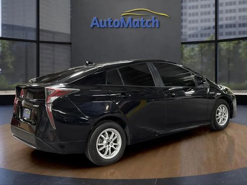 Used 2017 Toyota Prius Two w/ Carpet Mat Package image 10