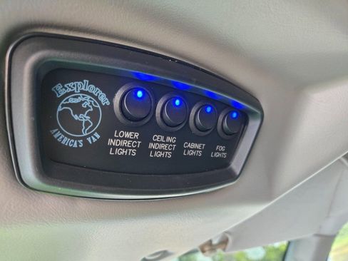 Used 2020 GMC Savana 2500 Extended w/ Enhanced Convenience Package image 26